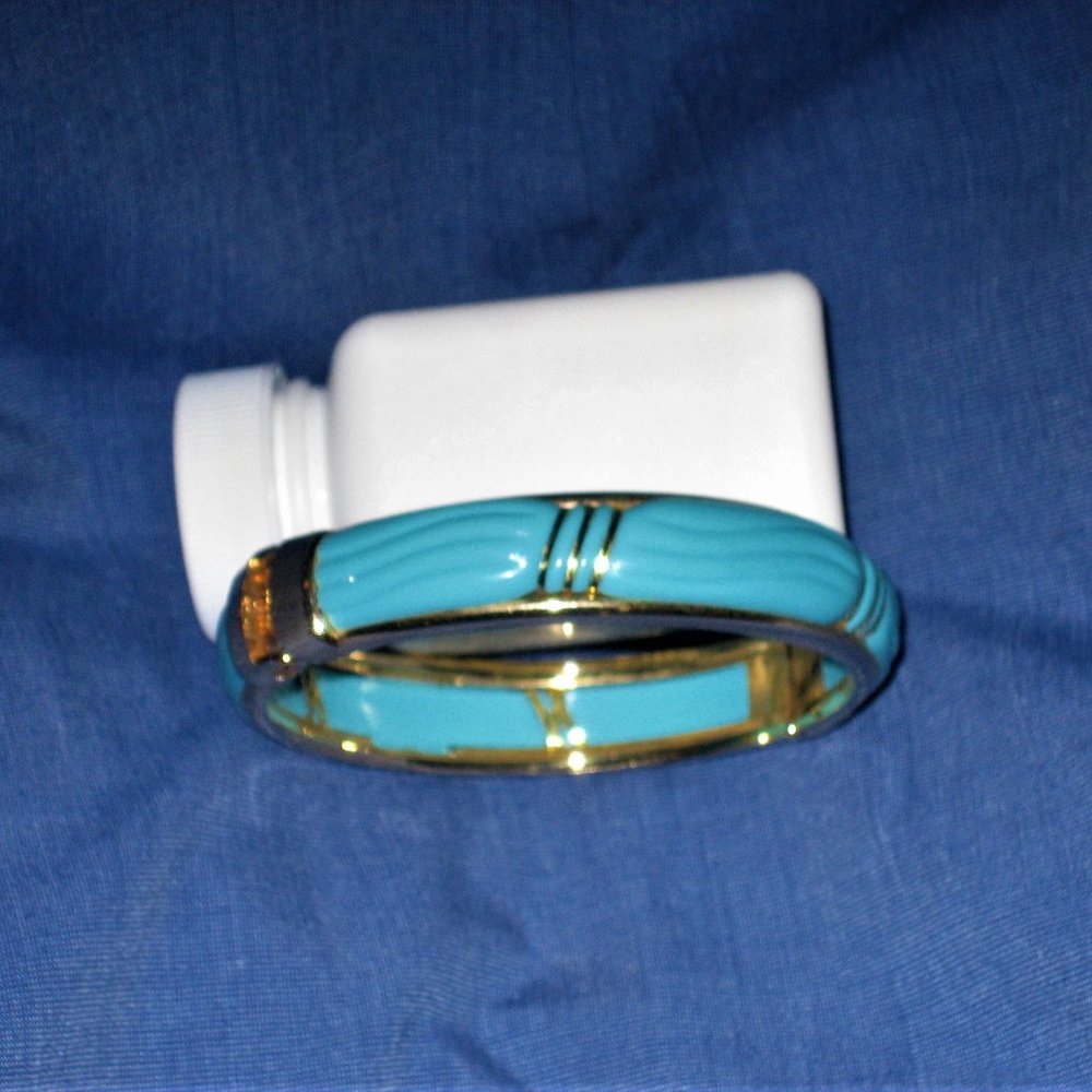 Turquoise Clasp Bangle Bracelet - image 2